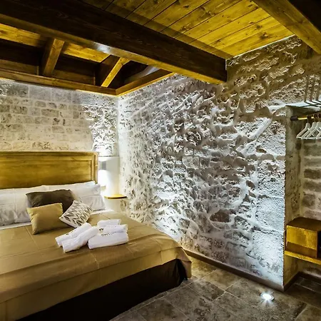 Beatrice Rooms-2